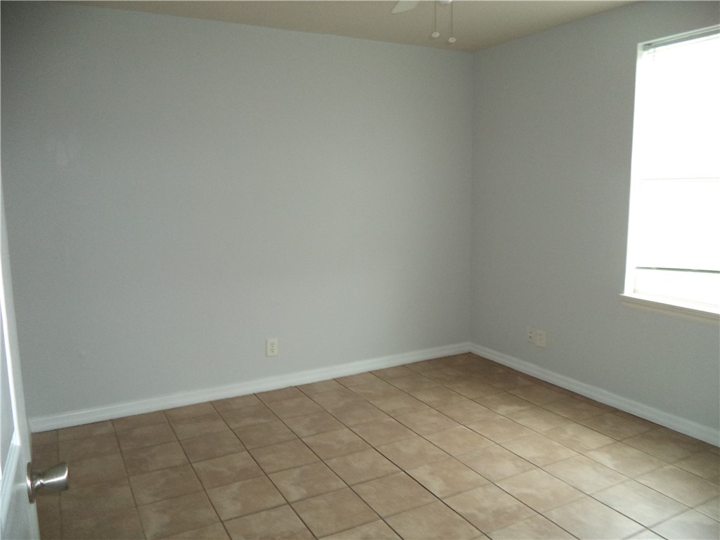 1310 W Broadway Ave Property Photo 3