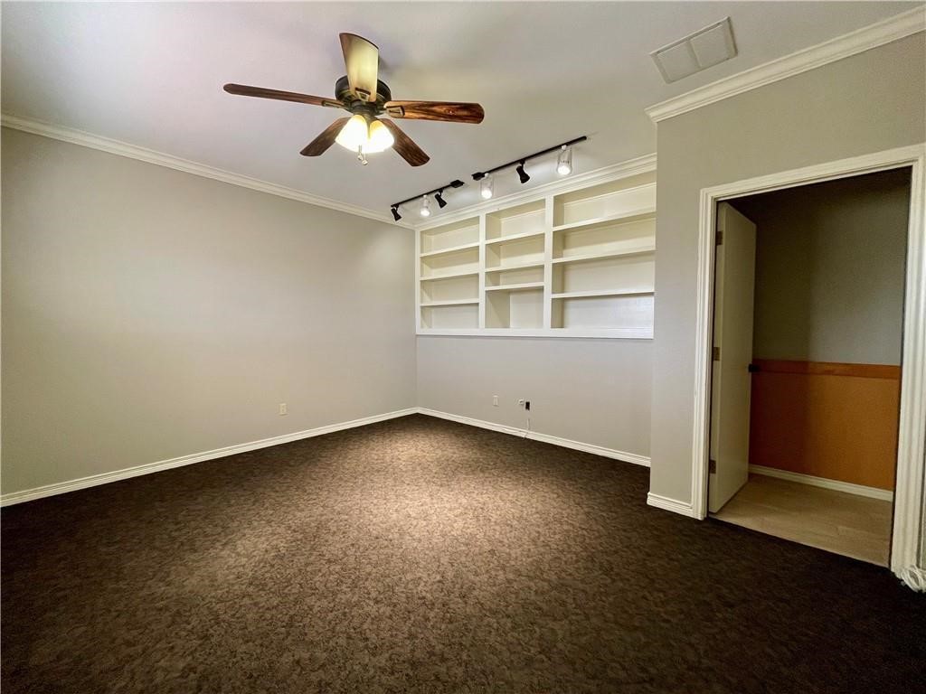 6000 S Staples St C-4 Property Photo 8