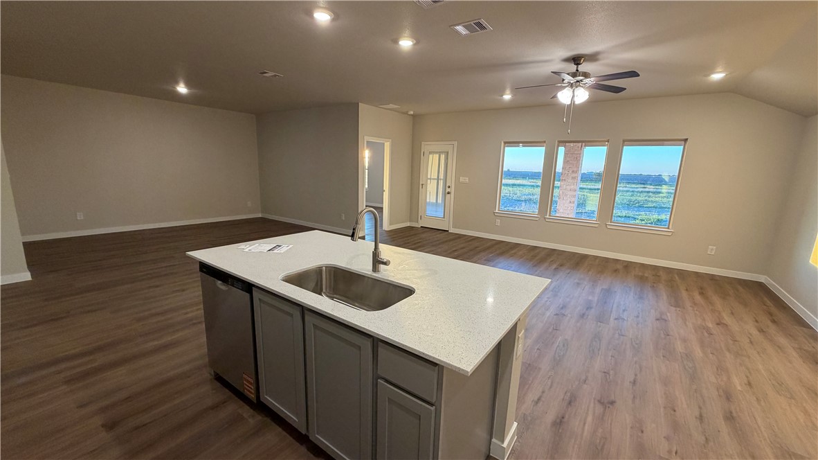 3542 Sepehr Lake Dr Property Photo 6