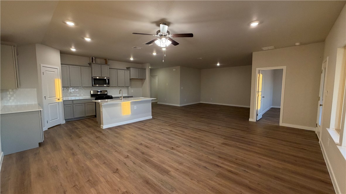 3542 Sepehr Lake Dr Property Photo 7