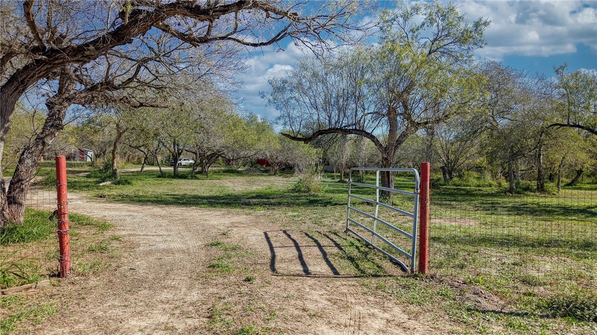 5730 Mockingbird Property Photo 13