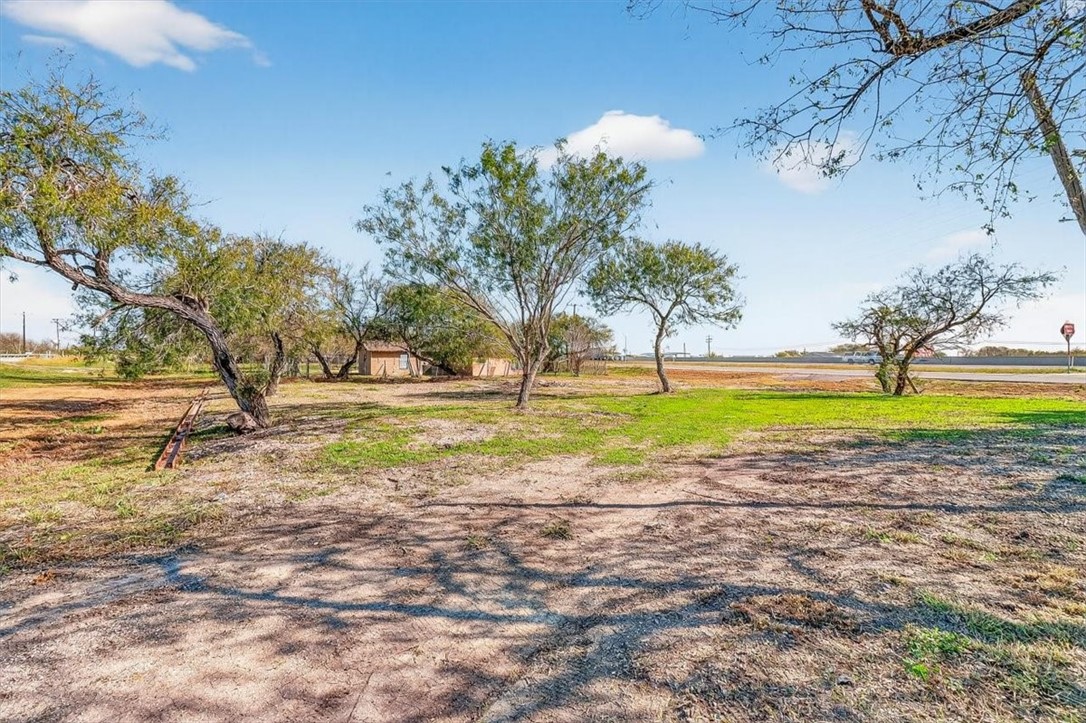 110 S Us Hwy 77 Property Photo 24