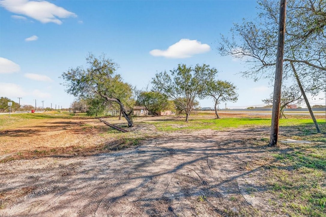 110 S Us Hwy 77 Property Photo 25