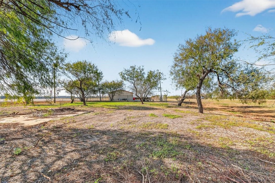 110 S Us Hwy 77 Property Photo 28
