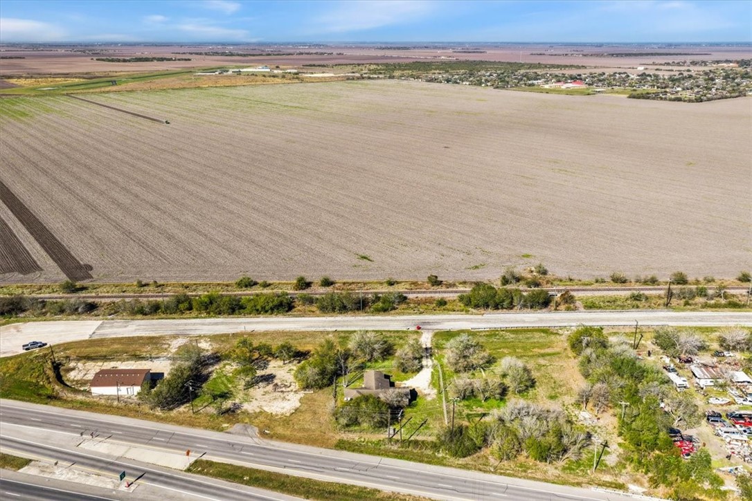 110 S Us Hwy 77 Property Photo 32