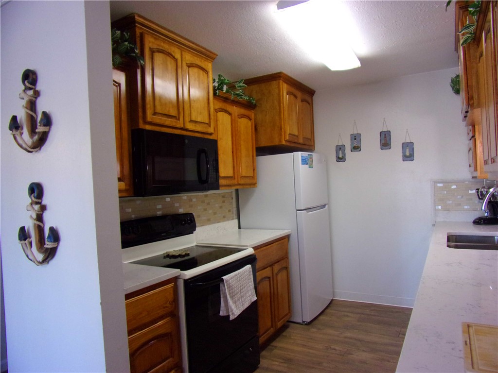 15005 Windward Dr 211 Property Photo 27
