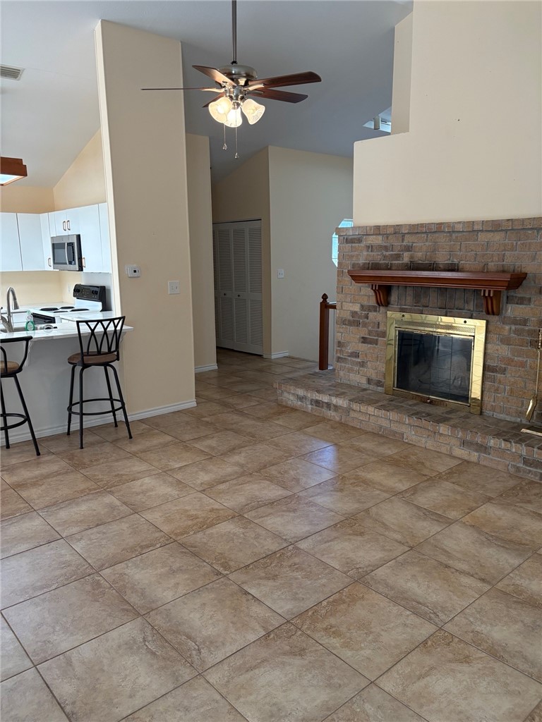 210 Oak Bay St 1102 Property Photo 6