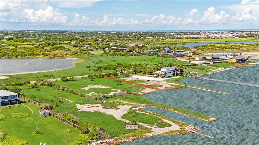 2229 Laguna Shores Dr. Property Photo 7