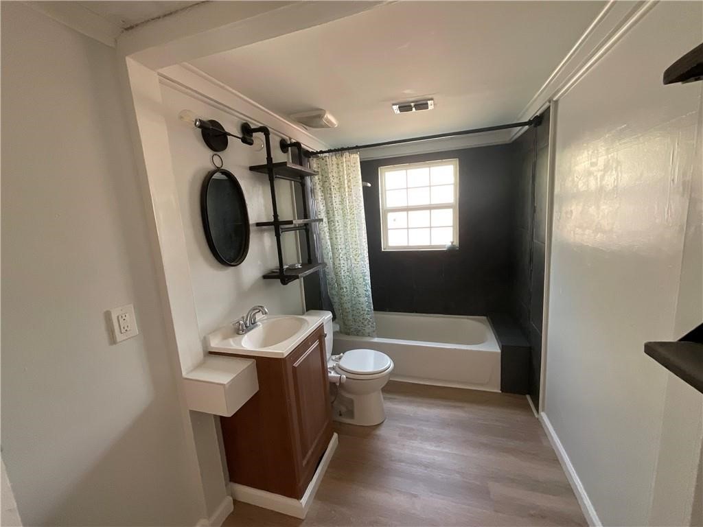 2806 Guadalupe Property Photo 10