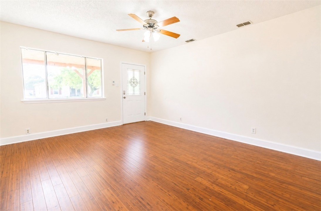 633 Tutt Ave Property Photo 4