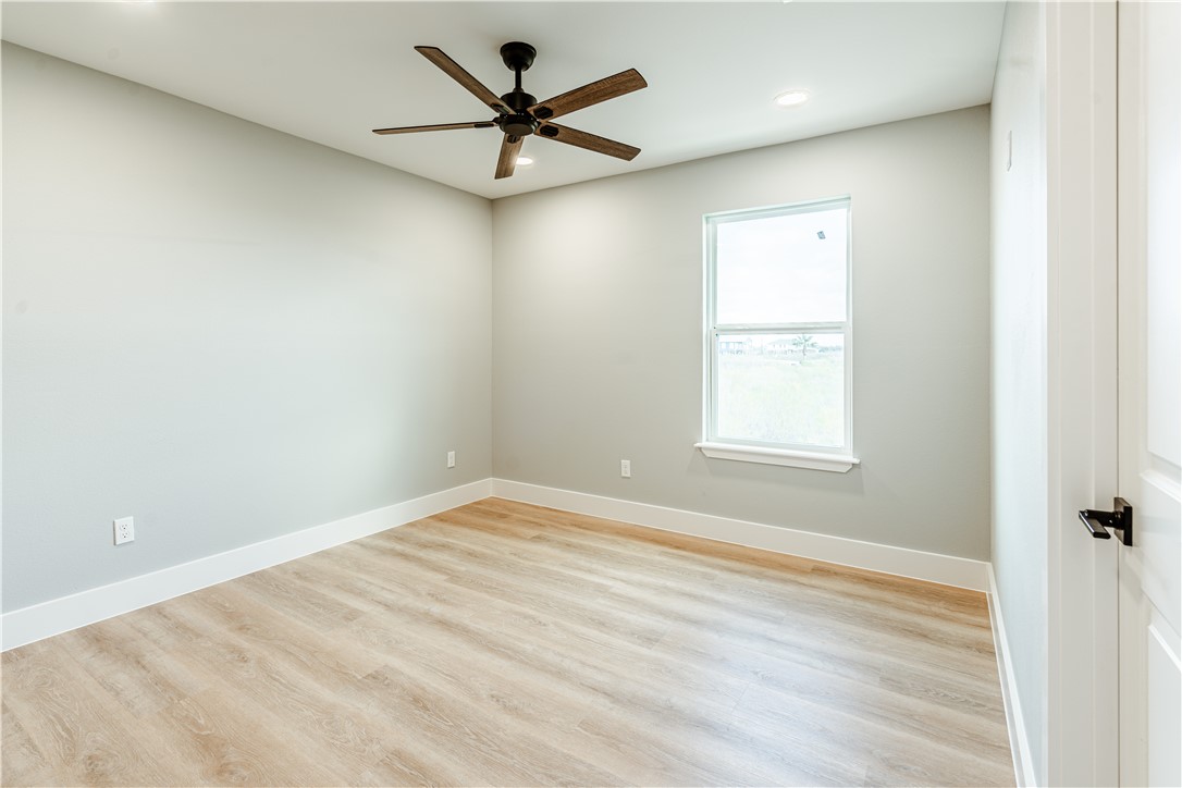 324 W Live Oak Property Photo 25