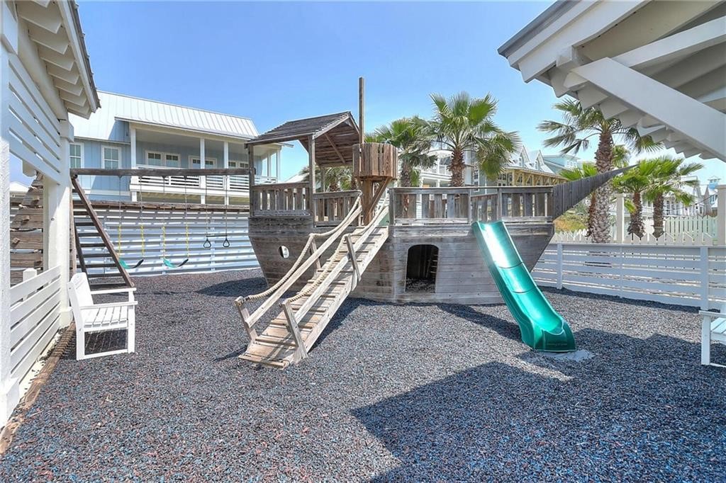 160 Social Cir 2-102 Property Photo 28
