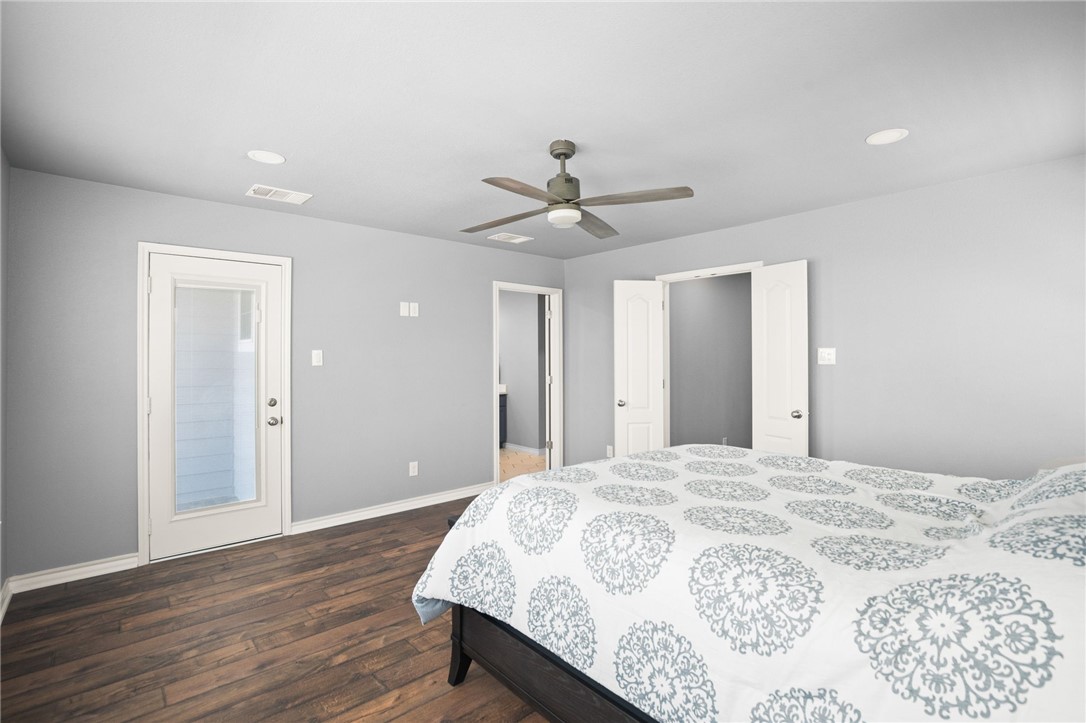 15217 Windward Dr 401 Property Photo 13