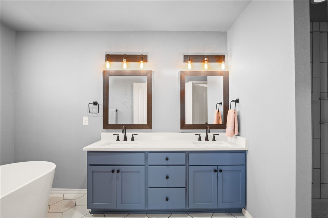 15217 Windward Dr 401 Property Photo 14
