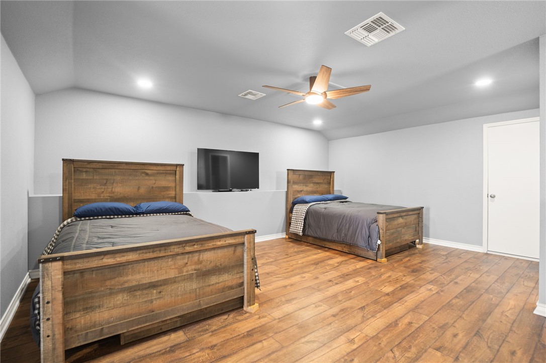 15217 Windward Dr 401 Property Photo 25