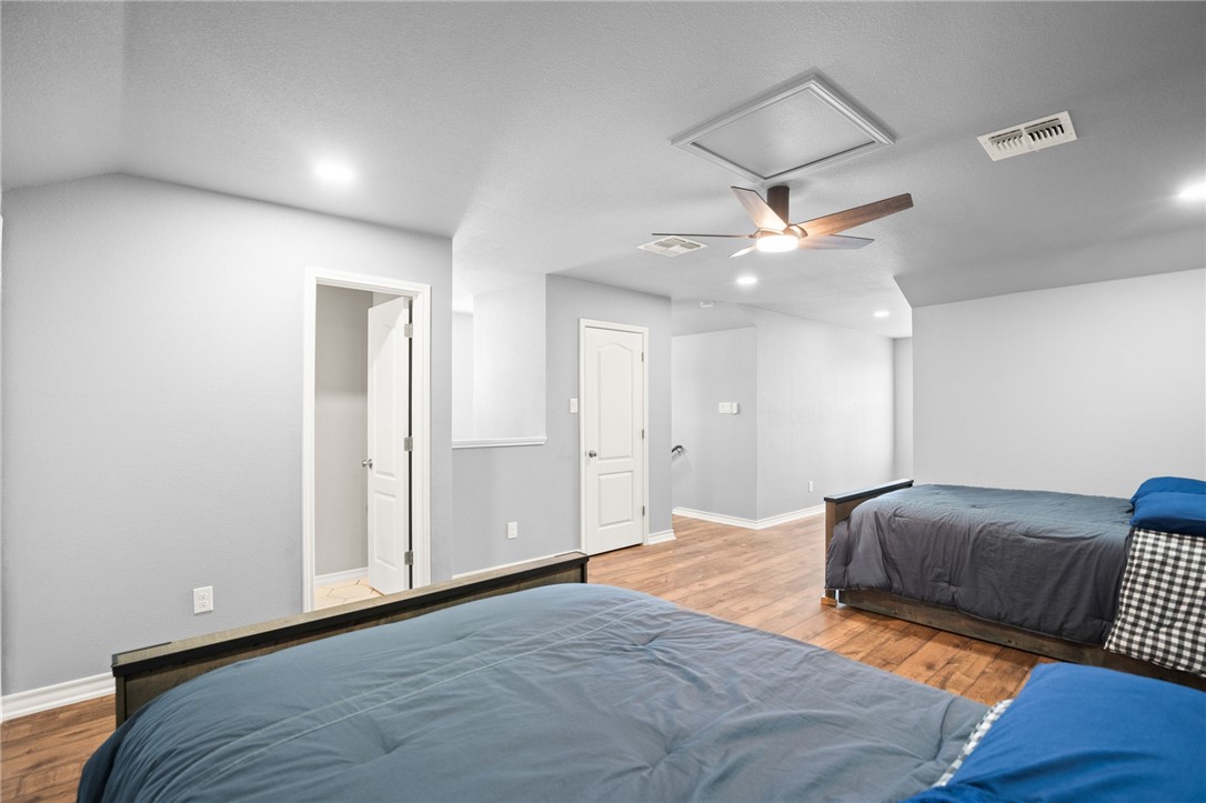 15217 Windward Dr 401 Property Photo 27