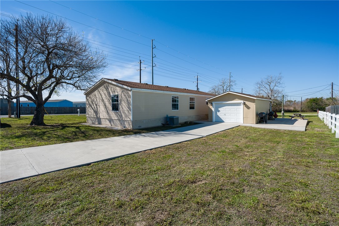 2222 Demory Lane Property Photo 2