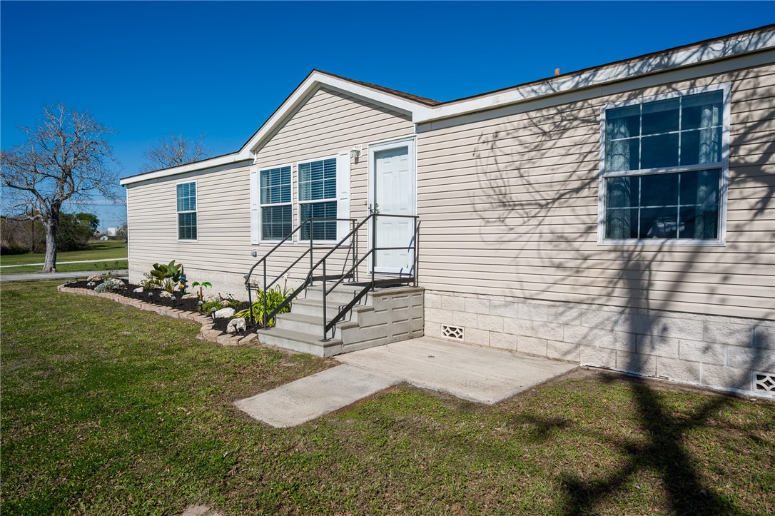 2222 Demory Lane Property Photo 4