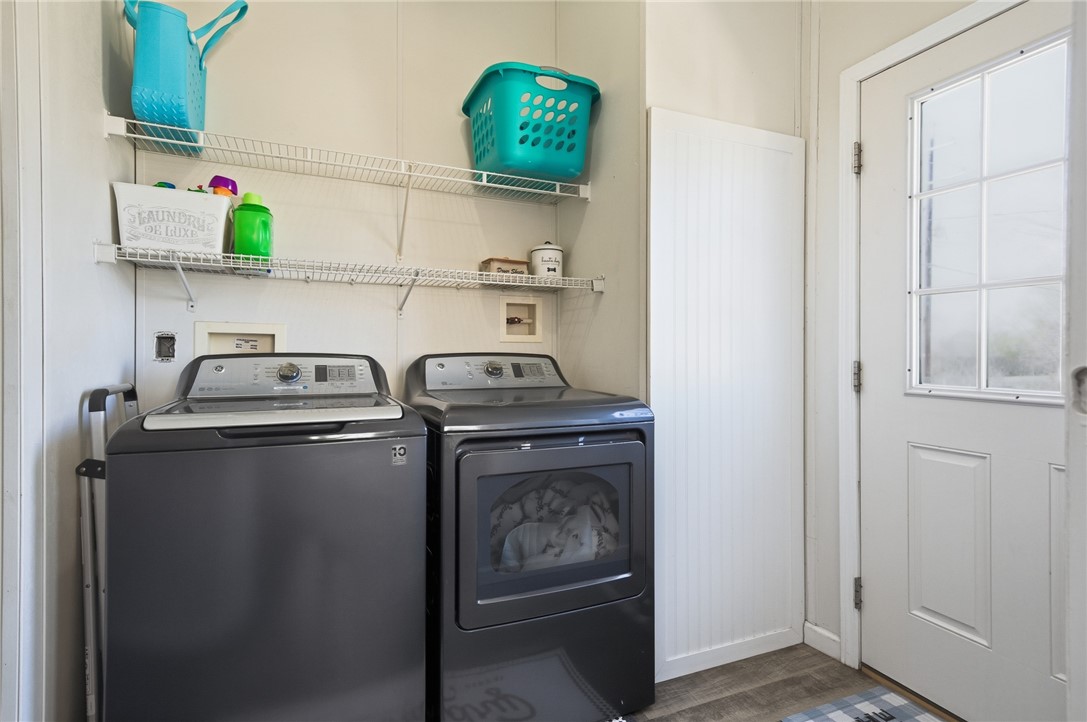 2222 Demory Lane Property Photo 15