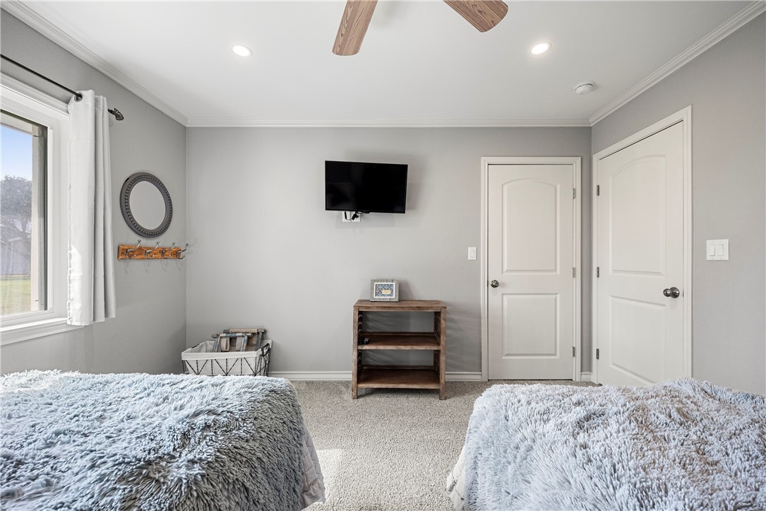 140 Zenna Dr Property Photo 20
