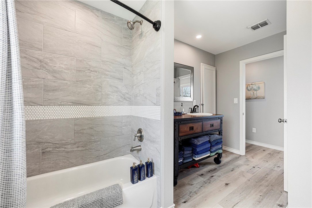 140 Zenna Dr Property Photo 25