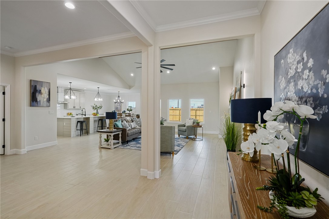469656 Property Photo 5