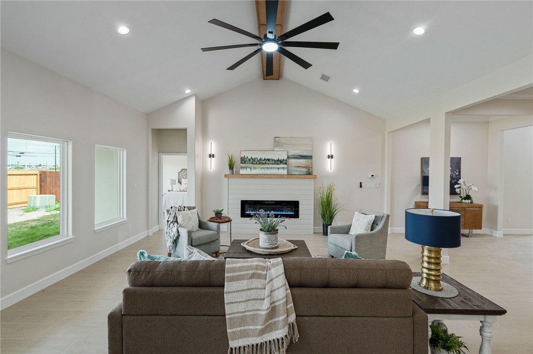 469656 Property Photo 11
