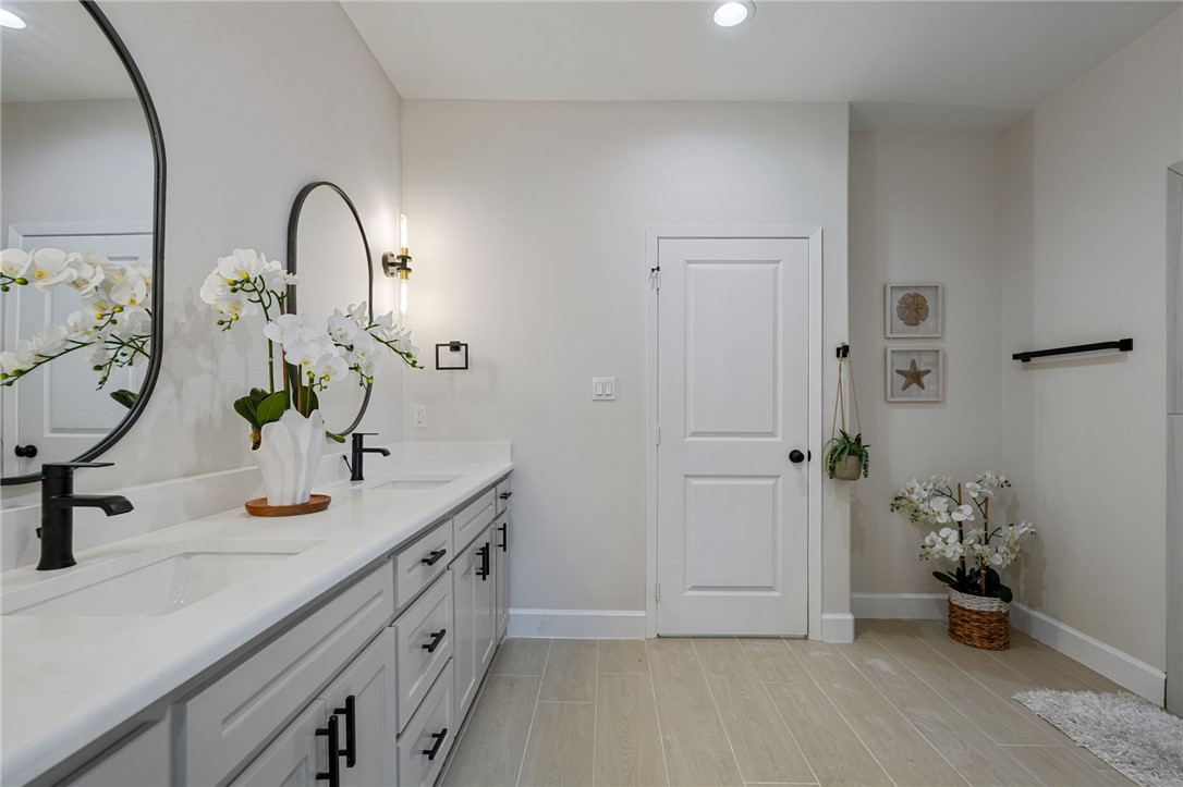 469656 Property Photo 20