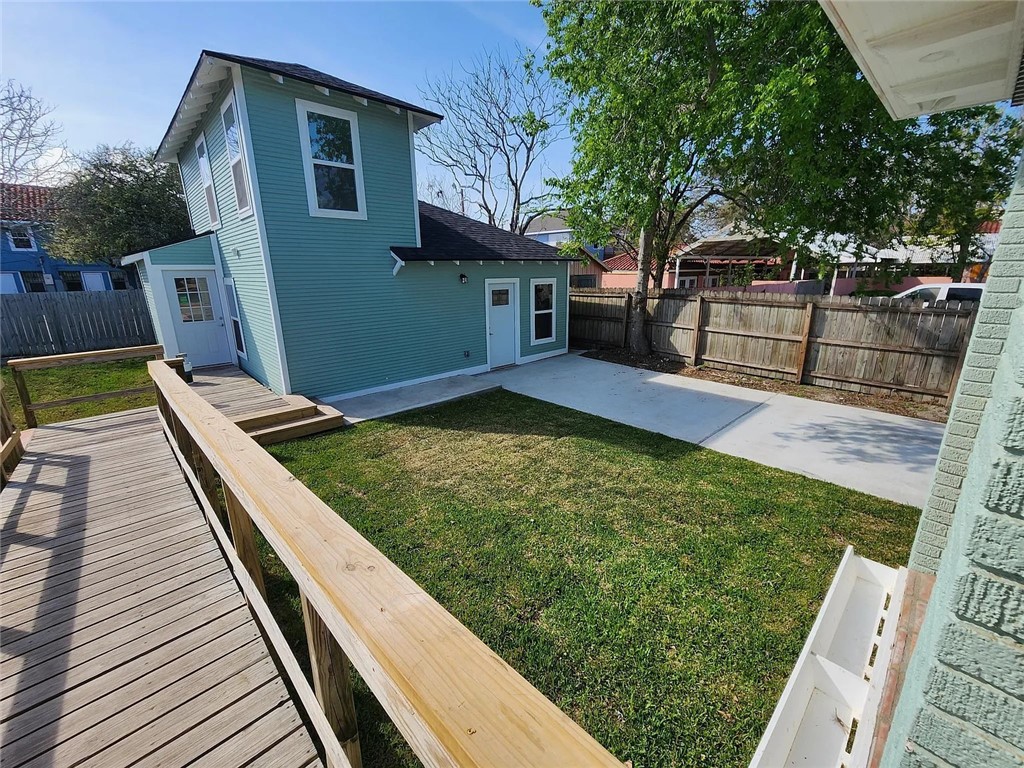 535 S Carancahua St Property Photo 6