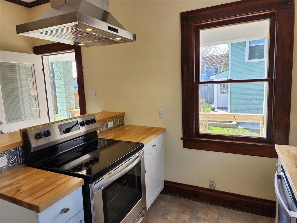 535 S Carancahua St Property Photo 18