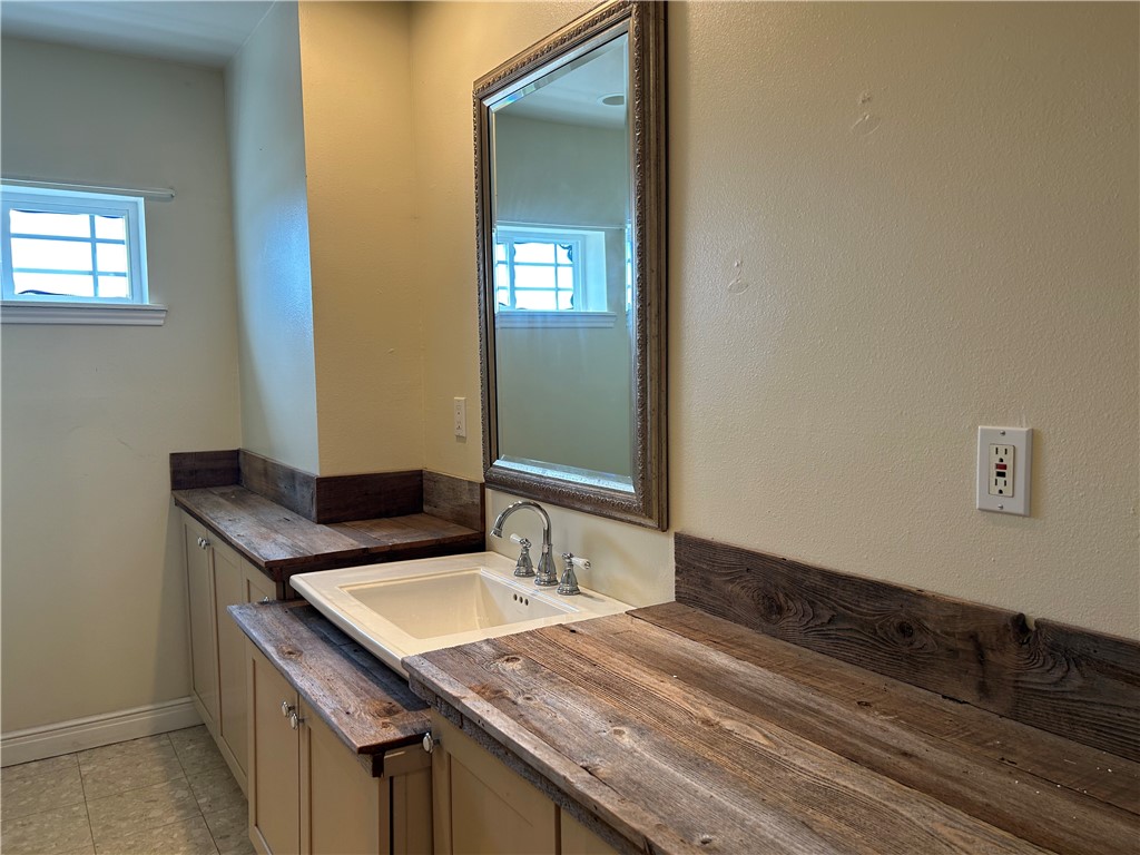 610 Elm Dr Property Photo 26