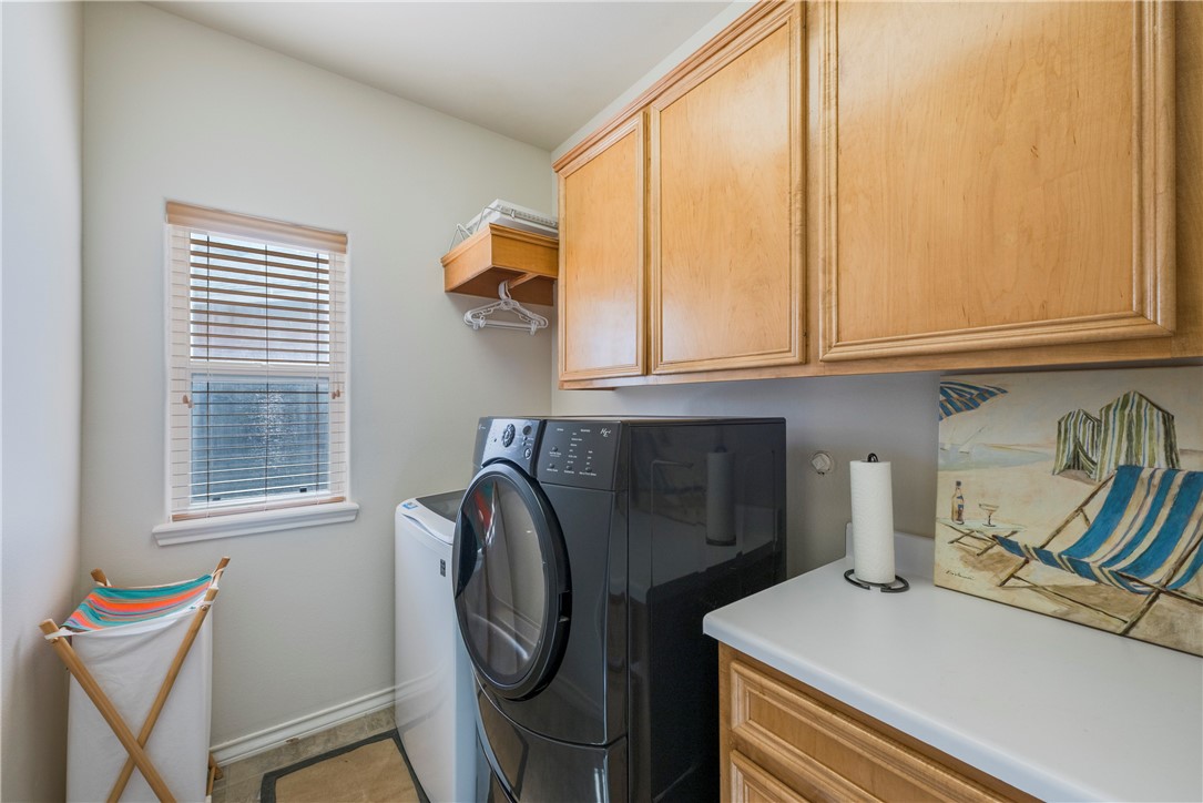 1813 Palisades Dr Property Photo 23
