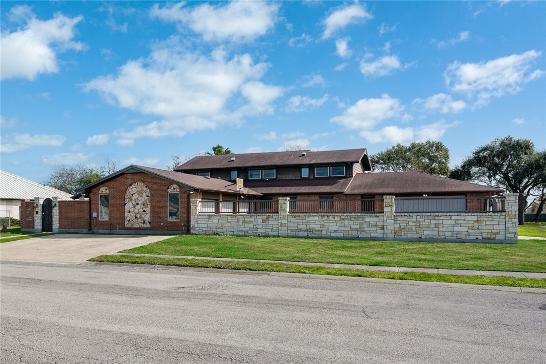 5914 Parkland Dr Property Photo