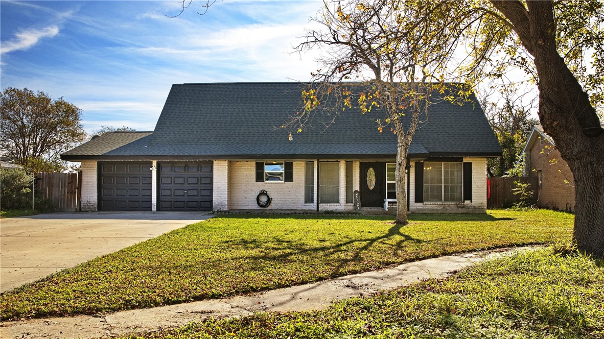204 Wilshire Cr Property Photo 1