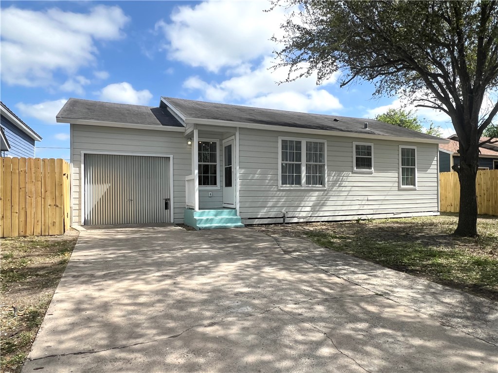 4218 Cottage St Property Photo 1