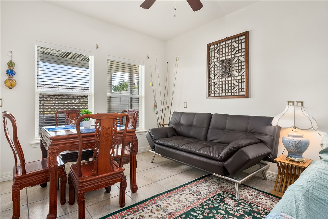 119 Ball St Property Photo 35