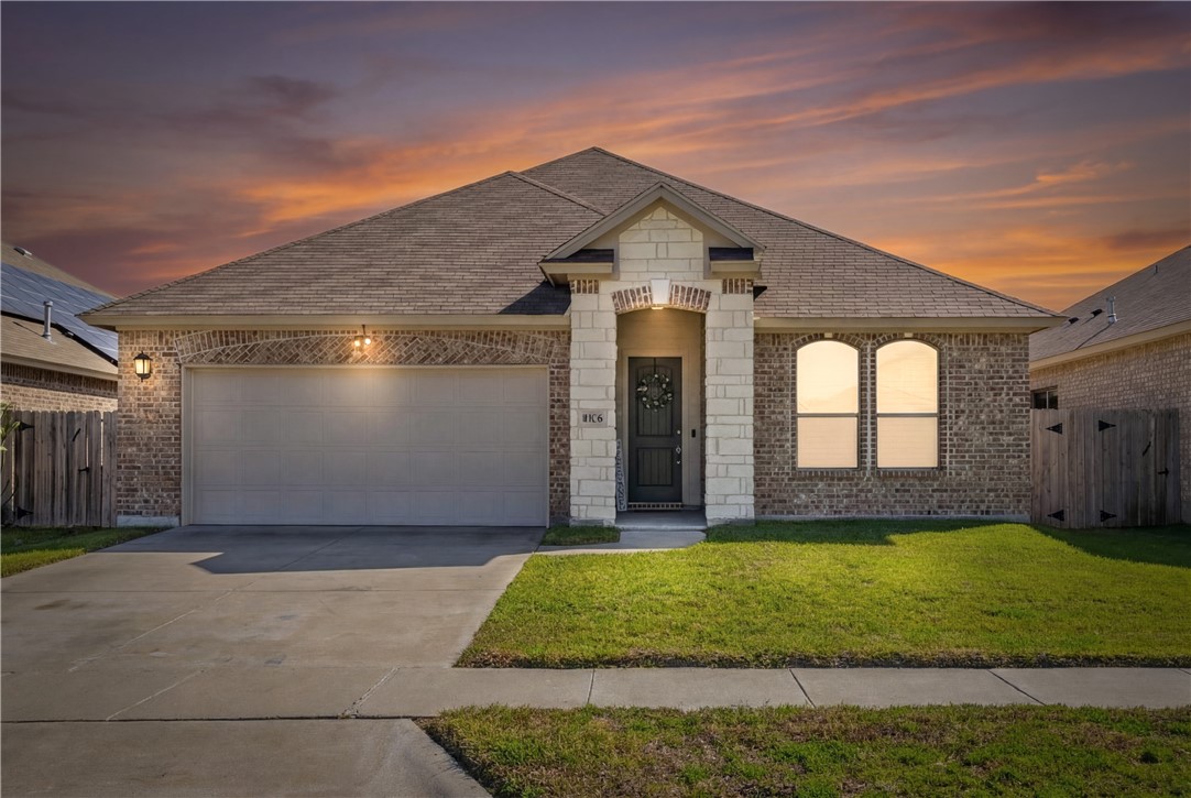 8106 Luz De Luna St Property Photo 1