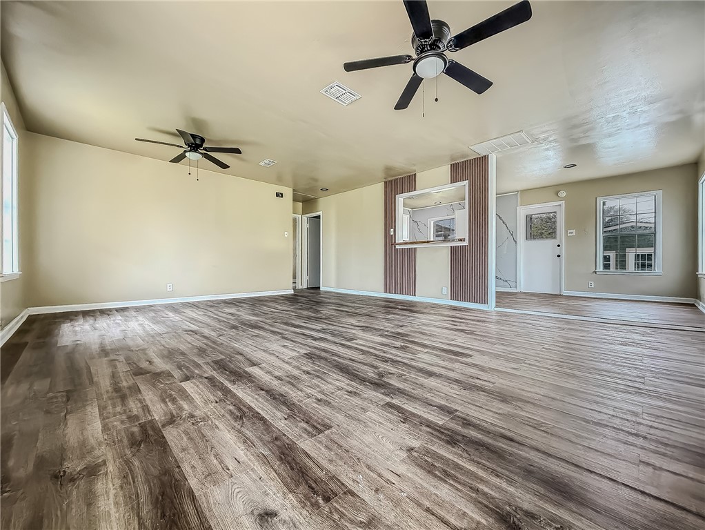 3437 Austin St Property Photo 5