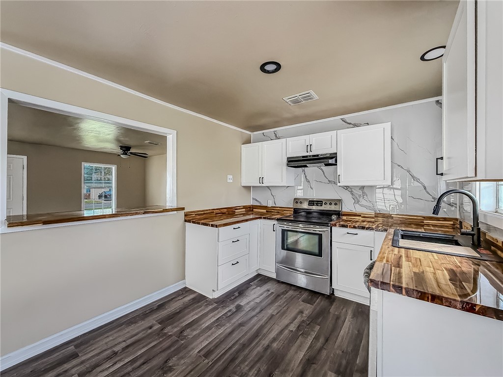 3437 Austin St Property Photo 12