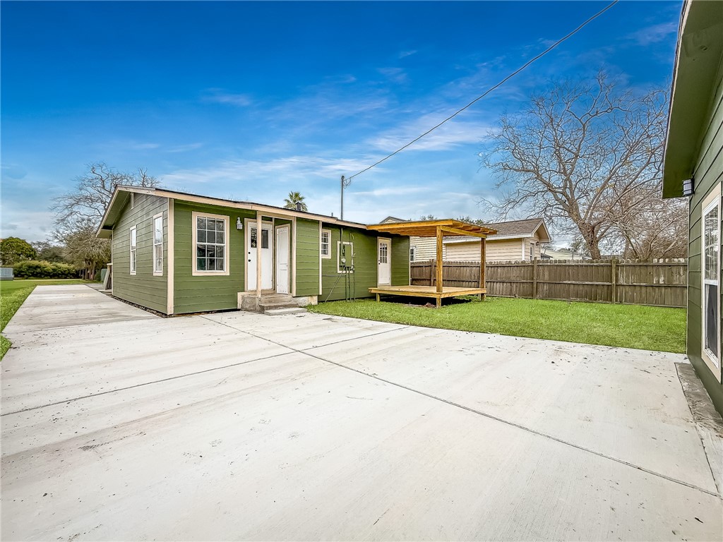 3437 Austin St Property Photo 24