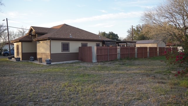 710 W Viggo St Property Photo 2