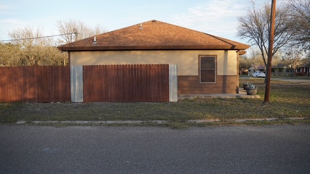 710 W Viggo St Property Photo 3