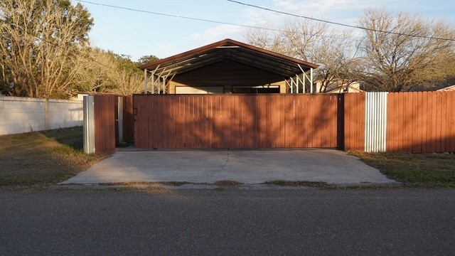 710 W Viggo St Property Photo 7