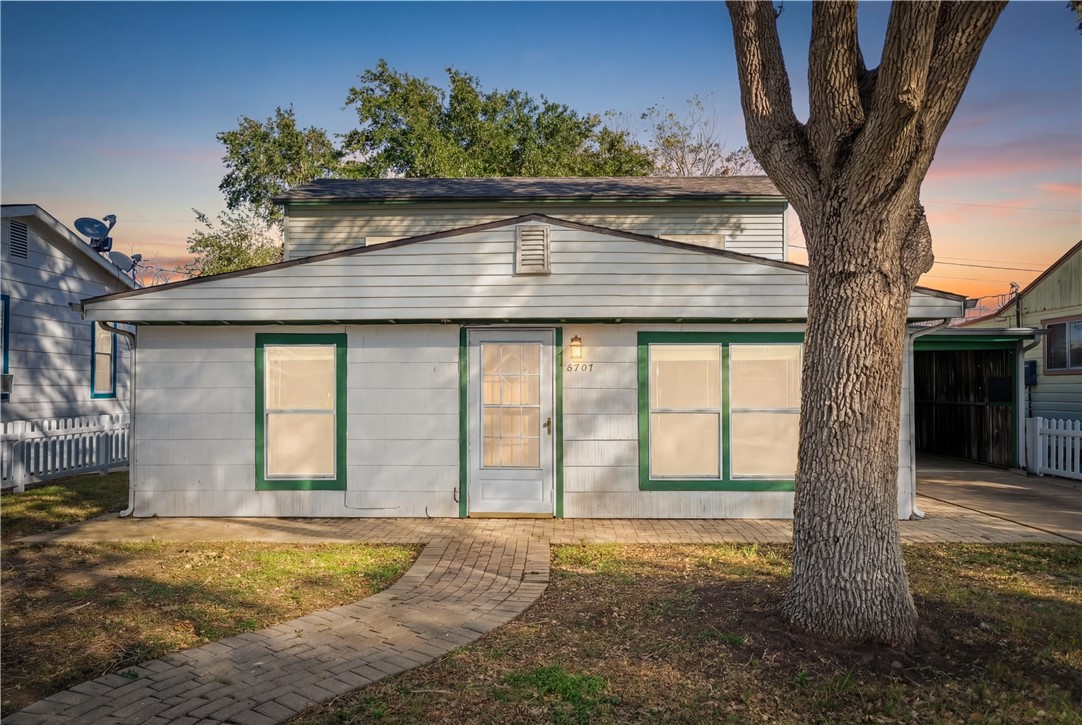 2704 Auther St Property Photo 1