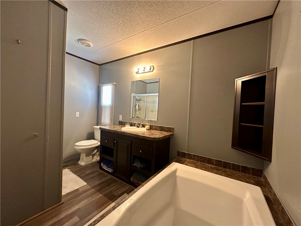 1708 Hill St Property Photo 13