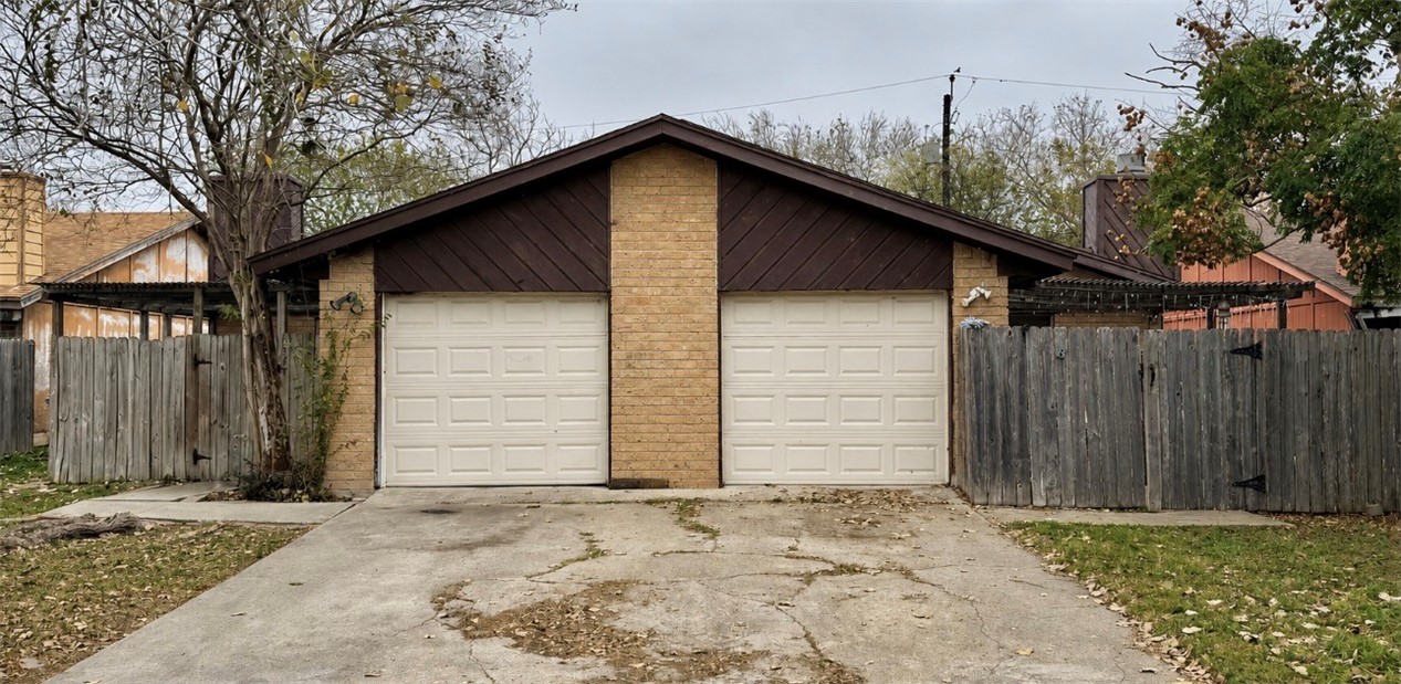 6624 Hardwick Dr Property Photo 2