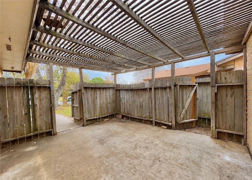 6624 Hardwick Dr Property Photo 5