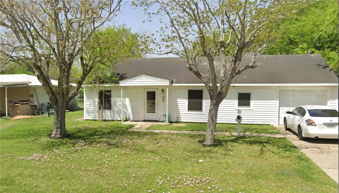 117 Massanet St Property Photo 1