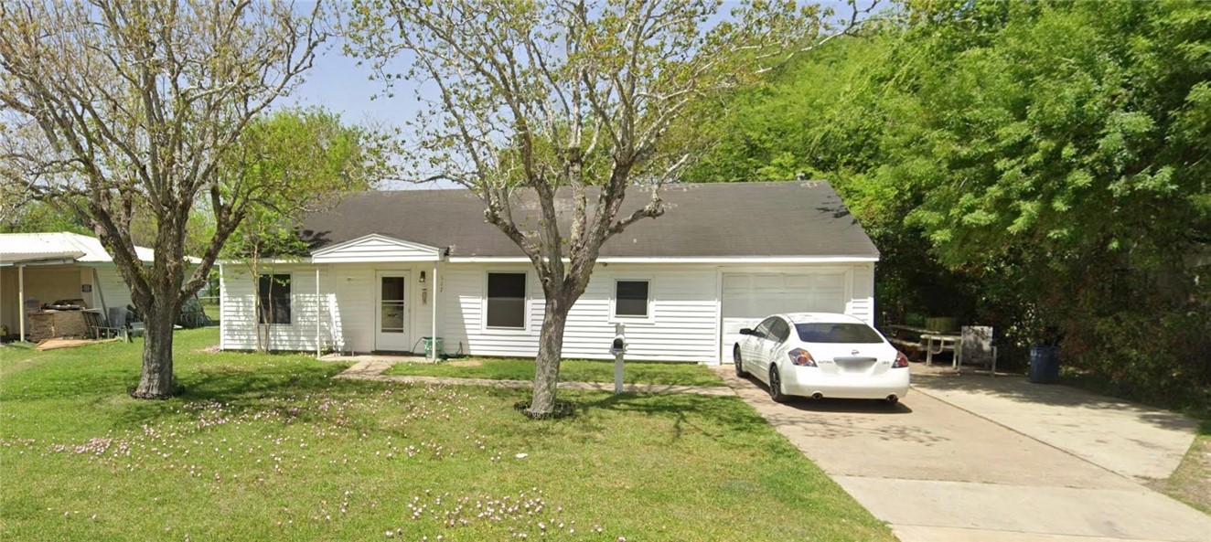117 Massanet St Property Photo 2