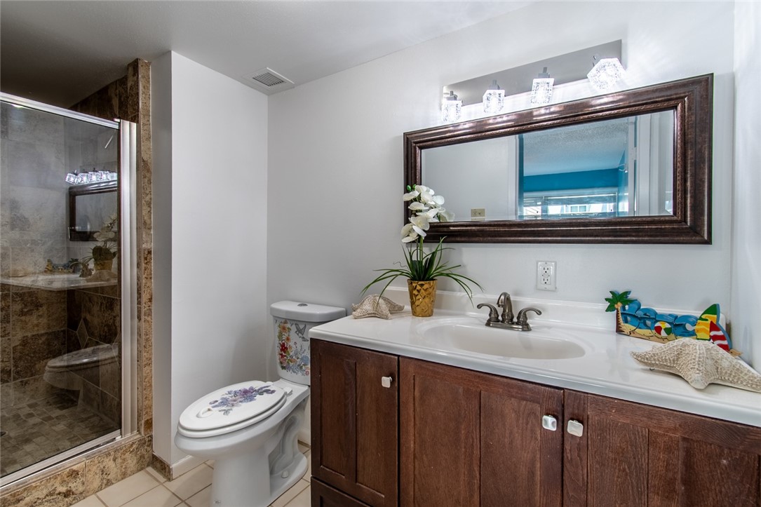 14810 Windward Dr 204 Property Photo 22
